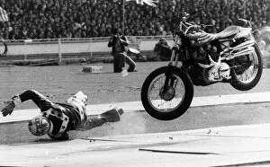 Images Dated 25th May 1975: Evel Knievel American stuntman daredevil 1975 falling from motorcycle at Wembley