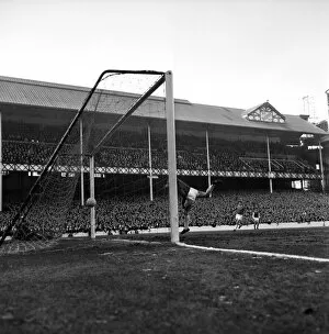 Images Dated 14th February 1970: Everton v. Arsenal: A great goal for ArsenalIs Charlie George in the first minute of