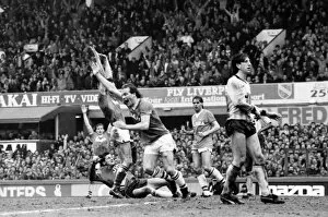 Images Dated 23rd March 1985: Everton v. Arsenal. March 1985 MF20-13-018 The final score was a two nil victory
