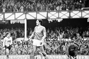 Images Dated 23rd March 1985: Everton v. Arsenal. March 1985 MF20-13-028 The final score was a two nil victory to