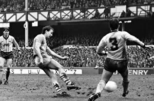 Images Dated 23rd March 1985: Everton v. Arsenal. March 1985 MF20-13-045 The final score was a two nil victory