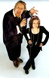 Ewan MacLeod and Mari Steven television presenters Chartbite Chart Bite pop music Ewan MacLeod and Mari Steven television presenters Chartbite Chart Bite pop music