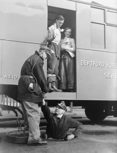 F W Reed DM Staff Photographer Sewer Workers mobile washroom, Deptford F W Reed DM Staff Photographer Sewer Workers mobile washroom, Deptford
