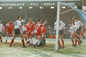 Images Dated 3rd January 1993: FA Cup 3rd round. Bolton Wanderers v Liverpool. Burnden Park, Bolton. Final score 2-2