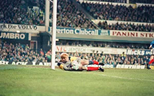Images Dated 21st February 1990: FA Cup Replay. Everton 1 v. Oldham Athletic 1. 21st February 1990