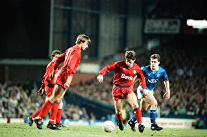 Images Dated 21st February 1990: FA Cup Replay. Everton 1 v. Oldham Athletic 1. 21st February 1990