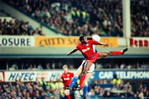Images Dated 21st February 1990: FA Cup Replay. Everton 1 v. Oldham Athletic 1. 21st February 1990