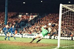 Images Dated 11th April 1990: FA Cup Replay. Manchester United 2 v. Oldham Athletic 1. 11th April 1990