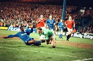 Images Dated 11th April 1990: FA Cup Replay. Manchester United 2 v. Oldham Athletic 1. 11th April 1990