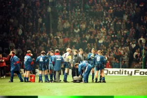 Images Dated 11th April 1990: FA Cup Replay. Manchester United 2 v. Oldham Athletic 1. 11th April 1990