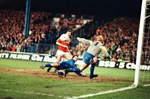 Images Dated 11th April 1990: FA Cup Replay. Manchester United 2 v. Oldham Athletic 1. 11th April 1990