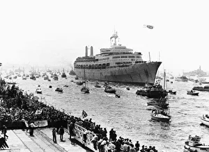 Falklands War ends and the converted cruise ship Canberra returns to Southampton to Falklands War ends and the converted cruise ship Canberra returns to Southampton to