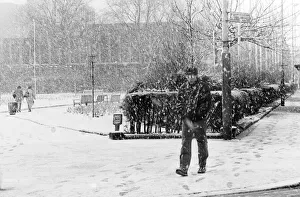 Falling snow, Victoria Square, Middlesbrough, 24th March 1986 Falling snow, Victoria Square, Middlesbrough, 24th March 1986