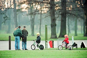Images Dated 28th December 1993: Families, day out at Stewart Park, Marton, Middlesbrough, England, 28th December 1993