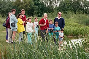 Families enjoy bird watching at Billingham Beck Country Park. 30th May 1994 Families enjoy bird watching at Billingham Beck Country Park. 30th May 1994