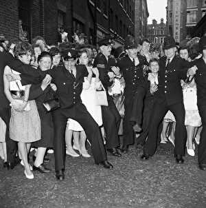 01159 Gallery: Fans waiting outside the wedding of Tommy Steele and Ann Donoghue at St Patrick'