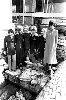 Images Dated 28th April 1970: A fashion shoot featuring men and women from Newcastle Breweries at Gosforth Park Hotel
