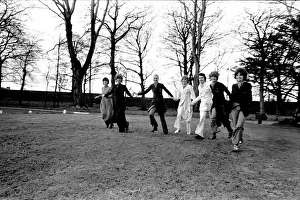 Images Dated 28th April 1970: A fashion shoot featuring men and women from Newcastle Breweries at Gosforth Park Hotel