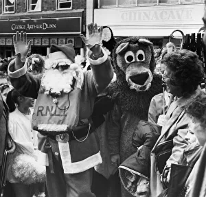 Life Jacket Gallery: Father Christmas arrives at Lewiss store in Liverpool