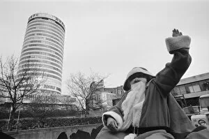 Images Dated 8th December 1979: Father Christmas Tours Birmingham City Centre, 8th December 1979. The Rotunda