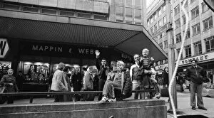 Images Dated 8th December 1979: Father Christmas Tours Birmingham City Centre, 8th December 1979. Mappin & Webb