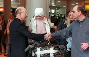 Mirror/0900to0999 00938/fergus mccann family glasgow airport april 1999 Mirror/0900to0999 00938/fergus mccann family glasgow airport april 1999