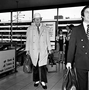 Film actor Danny Kaye at Heathrow airport. January 1975 75-00294-001