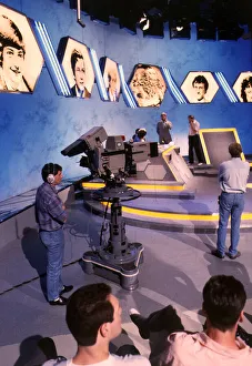 Filming of the television quiz show Blockbusters, hosted by Bob Holness. July 1987 Filming of the television quiz show Blockbusters, hosted by Bob Holness. July 1987