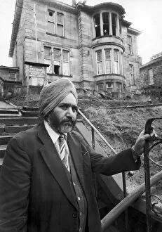 Images Dated 25th March 1981: Fire at Sikh Temple, March 1981. Temple General Secretary Gurder Virhia outside