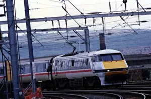 The first electric Intercity 225 passenger train arrives at Newcastle Central Station