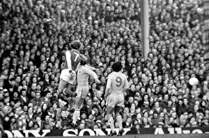 Images Dated 3rd January 1977: Football: Arsenal (1) vs. Leeds United (1). Division I. January 1977 77-00029-009