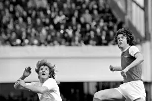 Images Dated 11th April 1977: Football: Arsenal (1) vs. Tottenham Hotspur (0). April 1977 77-02053-021