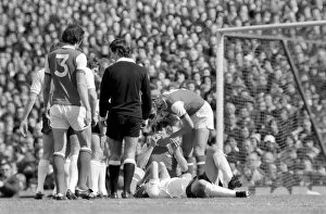 Images Dated 11th April 1977: Football: Arsenal (1) vs. Tottenham Hotspur (0). April 1977 77-02053-023