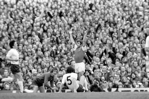 Images Dated 11th April 1977: Football: Arsenal (1) vs. Tottenham Hotspur (0). April 1977 77-02053-006