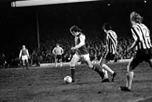Images Dated 18th March 1975: Football: Arsenal (4) vs. Newcastle United (0). March 1975 75-01516-075