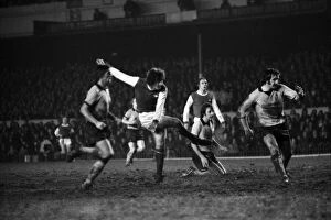 Images Dated 29th January 1975: Football. F.A. Cup replay. Arsenal F.C. vs. Coventry City F.C. January 1975 75-00560-021