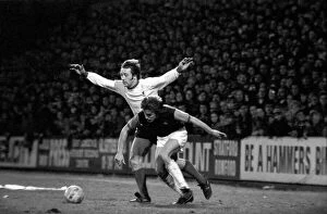 Images Dated 3rd January 1976: Football: F.A. Cup: West Ham F.C. (0) vs. Liverpool F.C. (2). January 1976 76-00045-084