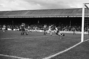 Images Dated 30th August 1980: Football match, Reading v Swindon Town. Final score 4-1 to Reading. League Division Three