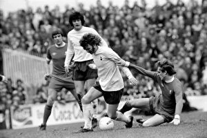 Images Dated 22nd March 1975: Football: Tottenham Hotspur F. C. vs. Liverpool F. C. March 1975 75-01598-044