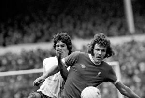Images Dated 22nd March 1975: Football: Tottenham Hotspur F. C. vs. Liverpool F. C. March 1975 75-01598-041