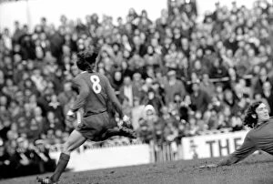 Images Dated 22nd March 1975: Football: Tottenham Hotspur F. C. vs. Liverpool F. C. March 1975 75-01598-079