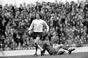 Images Dated 22nd March 1975: Football: Tottenham Hotspur F. C. vs. Liverpool F. C. March 1975 75-01598-046