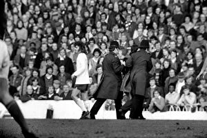Football: Tottenham Hotspur F.C. vs. Leicester City F.C. February 1975 75-01041-048