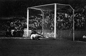 Images Dated 19th January 1975: Football: West Ham F.C. vs. Queens Park Ranger F.C. Scenes during the match