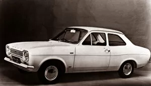 Images Dated 24th February 2005: Ford Escort Ghia 1968 - Motors Motor Cars Cars Ford msi