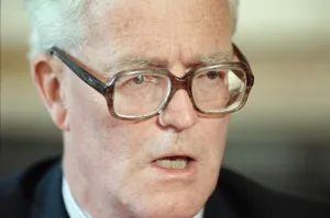 Foreign Secretary Douglas Hurd delivers a statement during the Gulf crisis Foreign Secretary Douglas Hurd delivers a statement during the Gulf crisis