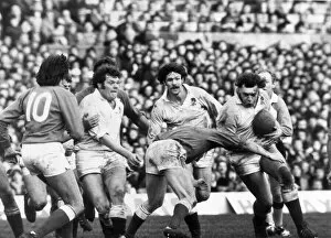 Images Dated 19th February 1977: France beat England at Twickenham. England Lock Bill Beaumont leads a charge by