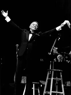 Images Dated 3rd February 1982: Frank Sinatra - February 1982 at a New York Concert