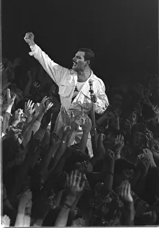 FREDDIE MERCURY DURING A QUEEN CONCERT - MAY 86 FREDDIE MERCURY DURING A QUEEN CONCERT - MAY 86