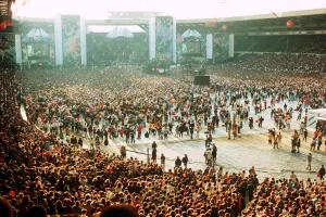 Images Dated 10th April 1992: The Freddie Mercury Tribute at Wembley stadium Dbase msi 1990s Freddie